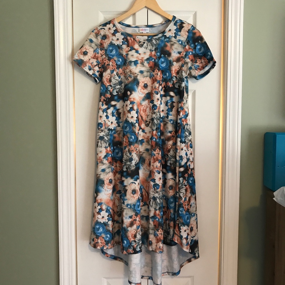 Like new floral Carly